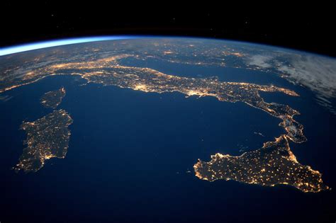 Immagine satellitare in tempo reale dell'Italia