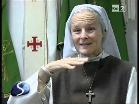 Suor Emmanuel Maillard in una sessione di catechesi o diretta spirituale