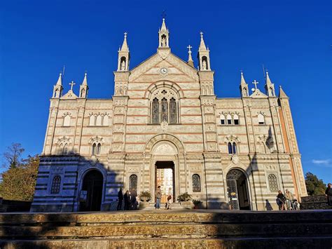 Vista panoramica del Santuario di Nostra Signora di Montallegro immerso nel paesaggio collinare.
