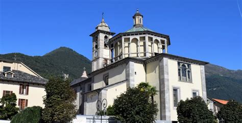 dipinto su pergamena Gesù in Pietà del Santuario di Cannobio