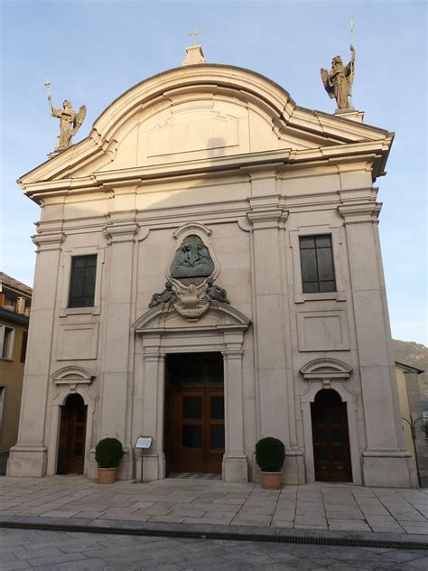 facciata Santuario di Cannobio e dettagli