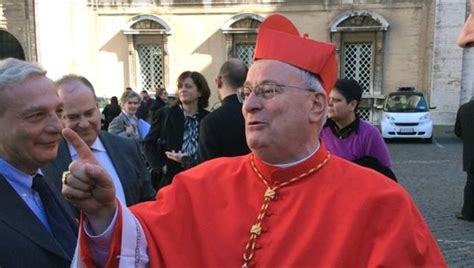 Foto di Cardinale Gualtiero Bassetti durante una celebrazione