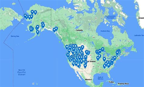 Immagine storica di un collegio indiano negli Stati Uniti o Canada, raffigurante giovani nativi americani