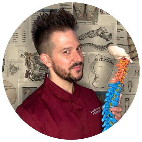 Un'illustrazione che mostra una persona che vive il presente, con il passato alle spalle e il futuro incerto ma affrontato con serenità.