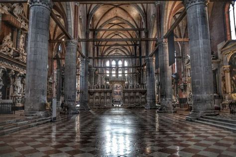 Illustrazione della Basilica dei Frari a Venezia