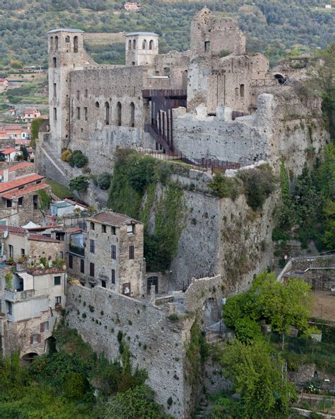 Ricostruzione grafica del Castello dei Doria o una mappa del suo posizionamento strategico