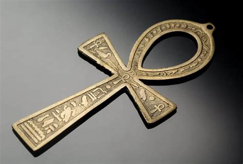 Simbologia di Istar con il leone o l'ankh