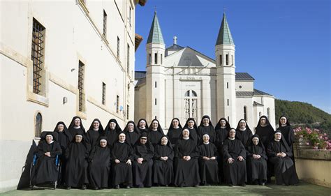 illustrazione storica del Monastero di Pennabilli o di monache agostiniane in preghiera