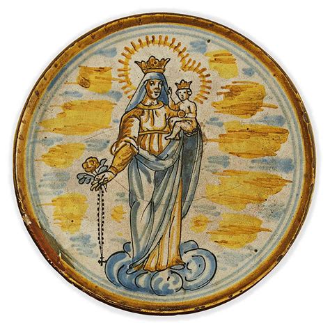 Dettaglio della maiolica della Madonna con Bambino venerata sull'altare del Santuario