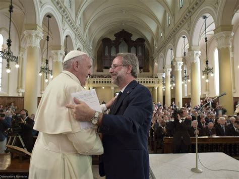 Papa Francesco durante la visita al tempio valdese di Torino