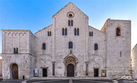 Foto della Basilica di San Nicola a Bari, luogo di custodia delle reliquie