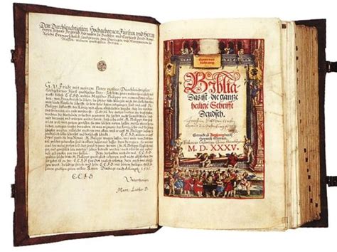 Copertina della Bibbia di Lutero, con caratteri gotici e un'illustrazione