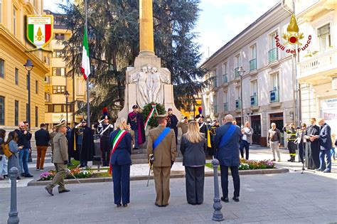Foto storica della piazza di Vervò durante la cerimonia di benedizione