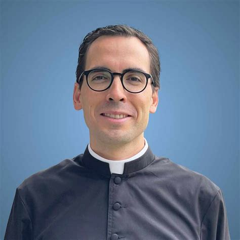 Ritratto di Don Héctor Razo, sacerdote dell'Opus Dei