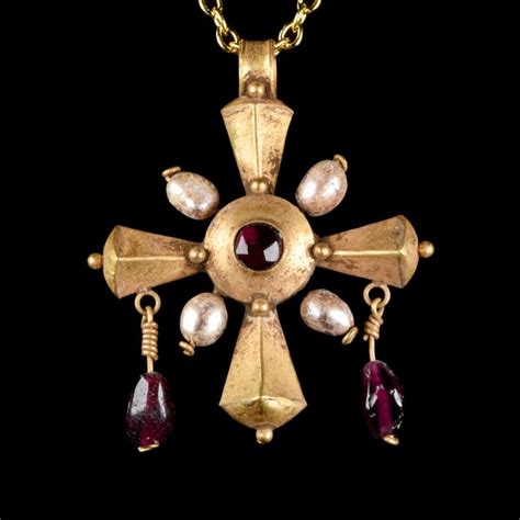 Pendente a croce bizantino in oro, 500-700 d.C.