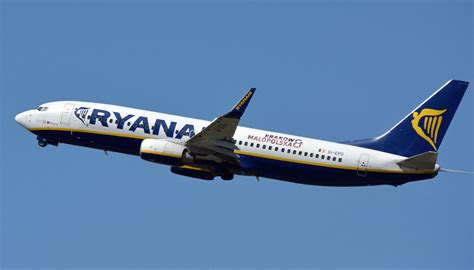 Aereo Ryanair in fase di decollo