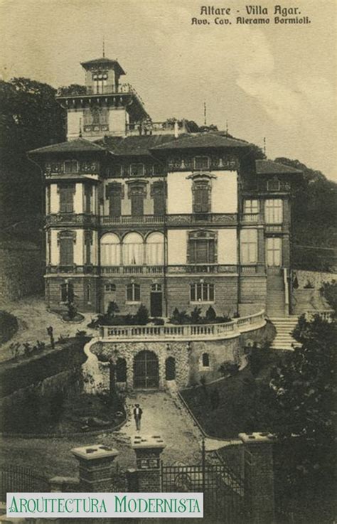 Foto storica dell'Asilo Mons. Bertolotti ad Altare o delle sue attuali destinazioni (casa di riposo, museo del vetro)