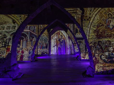 Proiezioni immersive e opere d'arte nel Calix del Tempio del Brunello