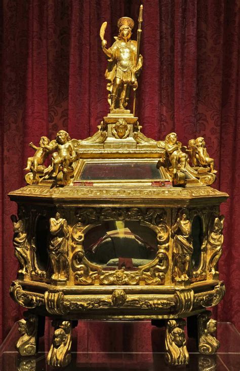 Dettaglio dell'urna artistica di San Sereno o del reliquiario di San Colombano