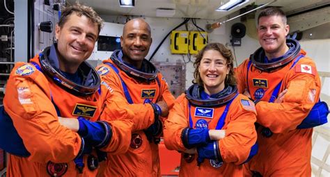 Foto dell'equipaggio della missione Artemis II