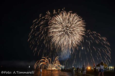 Fuochi d'artificio che chiudono la festa a Talsano