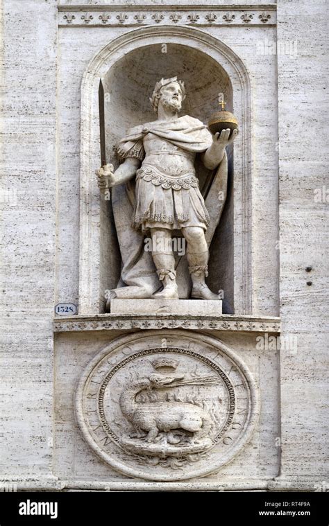 statua o cenotafio di San Luigi IX