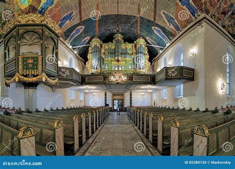 Interno della Cattedrale di Tampere con l'organo principale