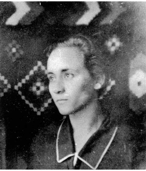 Foto di Madre Teresa giovane, prima di lasciare casa