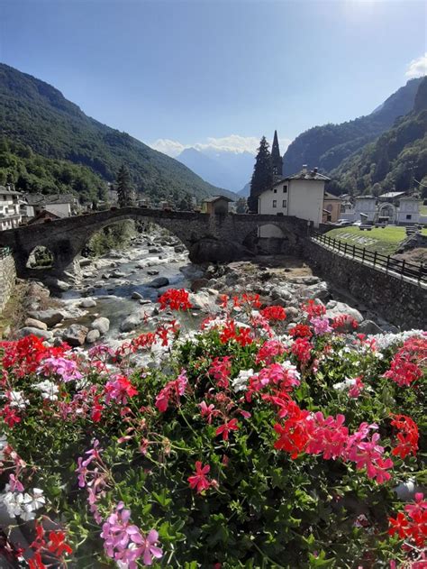 Ponte di Pietra di Lillianes in Valle d'Aosta