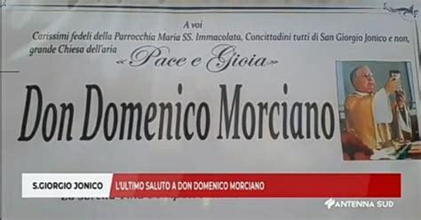 Foto storica di Don Domenico Morciano nello studio di Radio Puglia Stereo