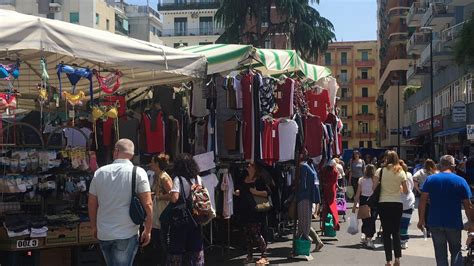 Rappresentazione storica di un mercato o di una città portuale nel Dominio Veneziano