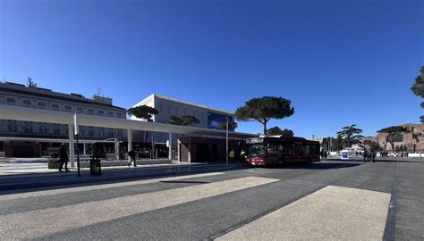 Mappa del nuovo layout di Piazza dei Cinquecento con le corsie bus e i percorsi pedonali