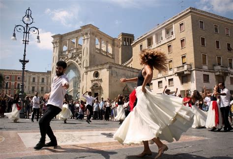 Madonna balla la pizzica in Puglia