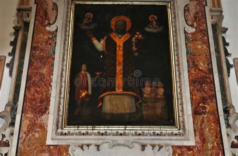 Dettaglio di reliquiari nella Basilica di San Nicola