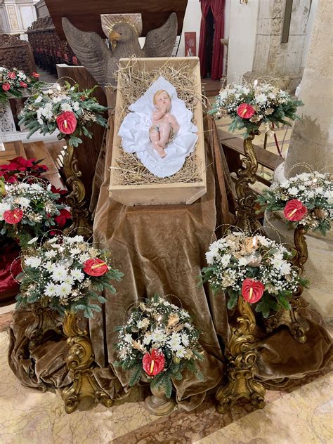 rappresentazione iconografica del profeta Isaia che annuncia speranza a un popolo smarrito nel deserto