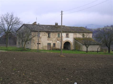 Paesaggio rurale con cascina
