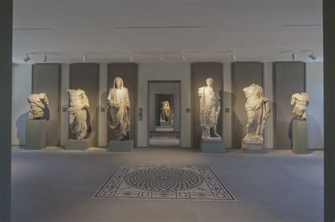 Selezione di reperti archeologici del Museo di Casamari