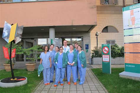 Fotografia del professor Rosario Mazzola nel contesto clinico della Radioterapia di Humanitas Gavazzeni