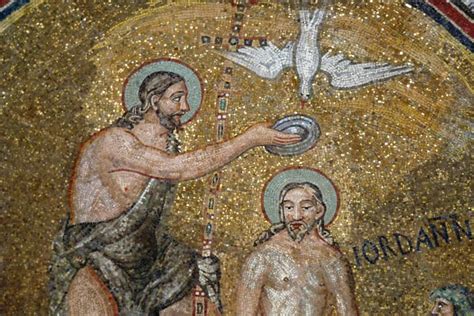 Mosaico di Giovanni Battista che indica Cristo o la Madonna