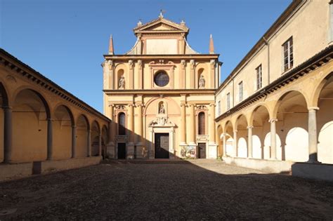 Foto della chiesa di San Sisto a Piacenza durante una cerimonia