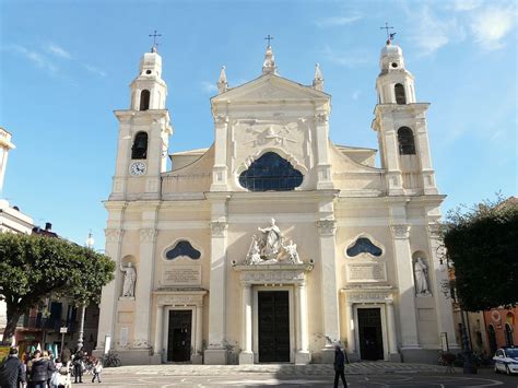 Foto della Basilica di San Nicolò a Pietra Ligure