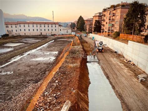 Foto panoramica della viabilità locale e degli accessi residenziali a Strada Colle Santo Spirito