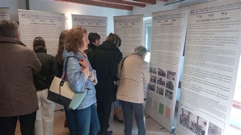 Esempio di pannello roll-up della mostra dell'Azione Cattolica di Gorizia con QR code