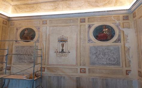 Affreschi e dipinti murali all'interno dell'Oratorio del Santissimo Sacramento