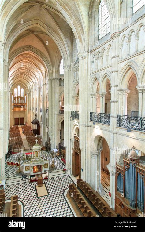chiostro della Cattedrale di Noyon