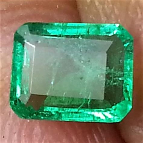 Smeraldo verde brillante, pietra preziosa