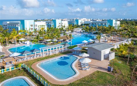 Foto di un resort all-inclusive a Cayo Santa María, con piscine e area esterna