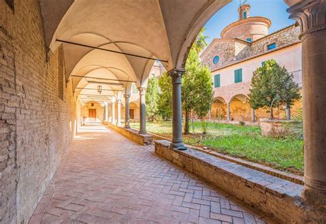 Illustrazione storica di un monastero agostiniano o un antico palazzo ecclesiastico