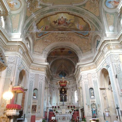 Interno della Chiesa Parrocchiale di Roncaglia con opere d'arte