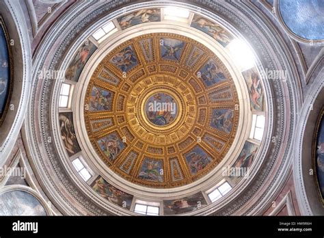Dettaglio dell'affresco della cupola nella chiesa di Santa Rita